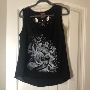 Cut out black top!🖤